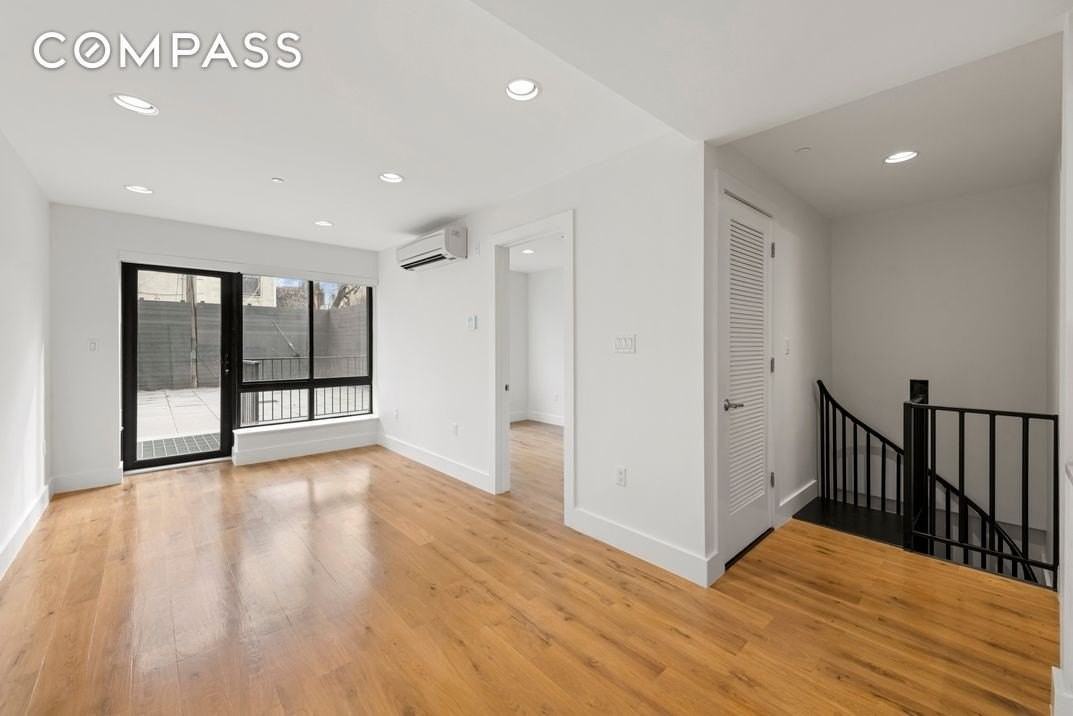 Listing photo 1 of 5