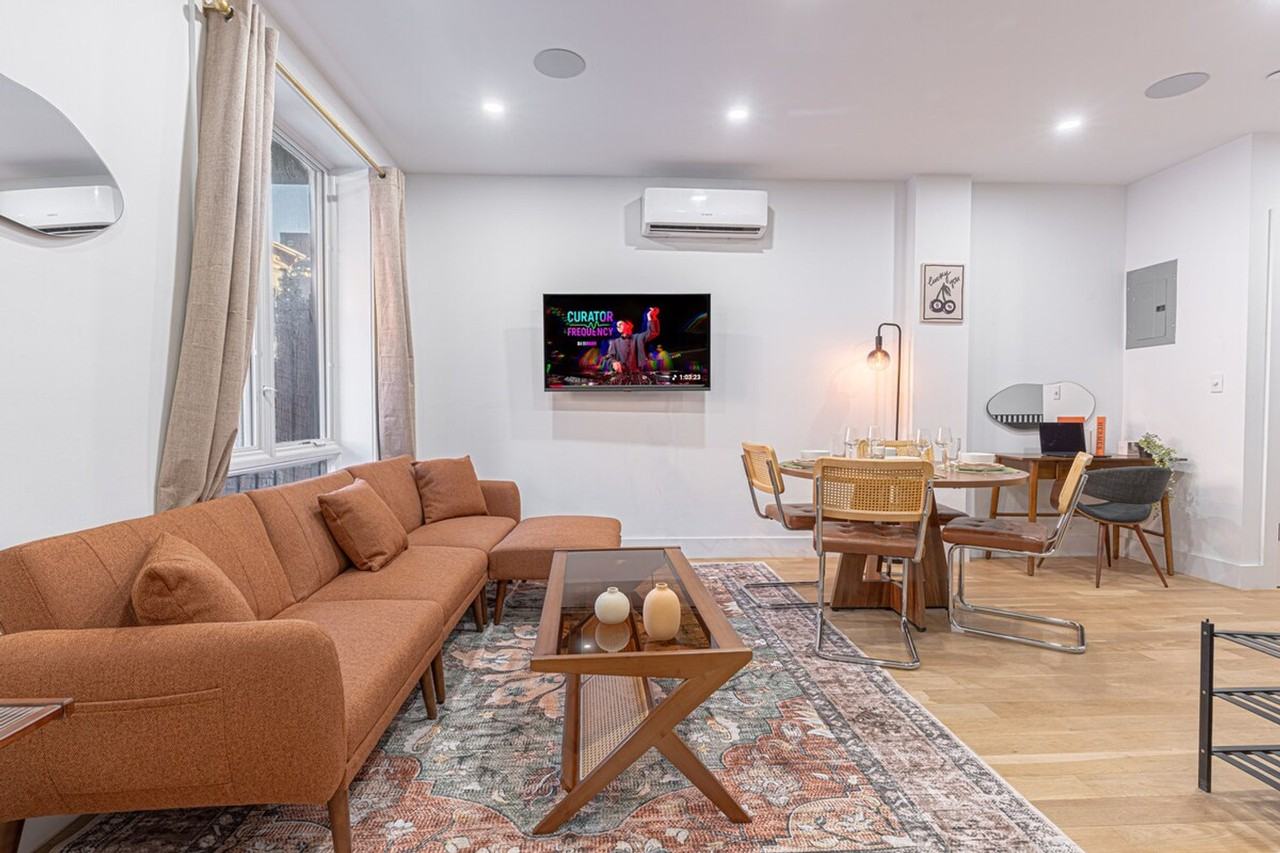 Listing photo 1 of 5