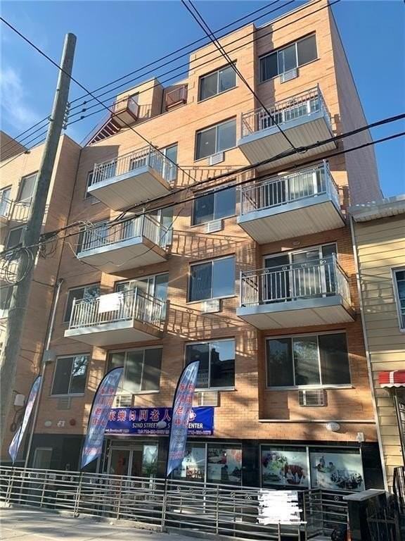 Listing photo 1 of 5