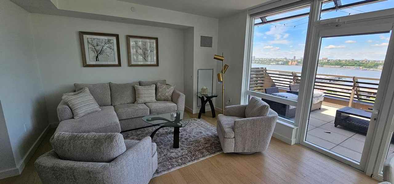 Listing photo 1 of 5