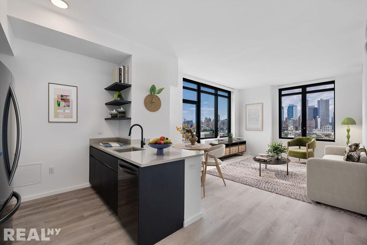 Listing photo 1 of 5