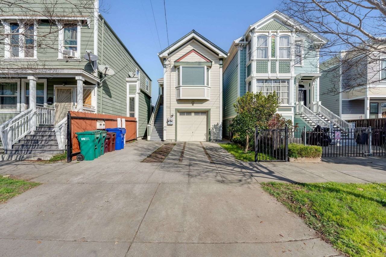 Listing photo 1 of 5