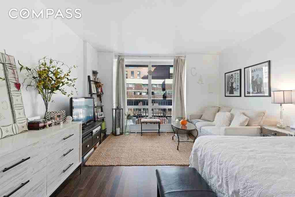 Listing photo 1 of 5