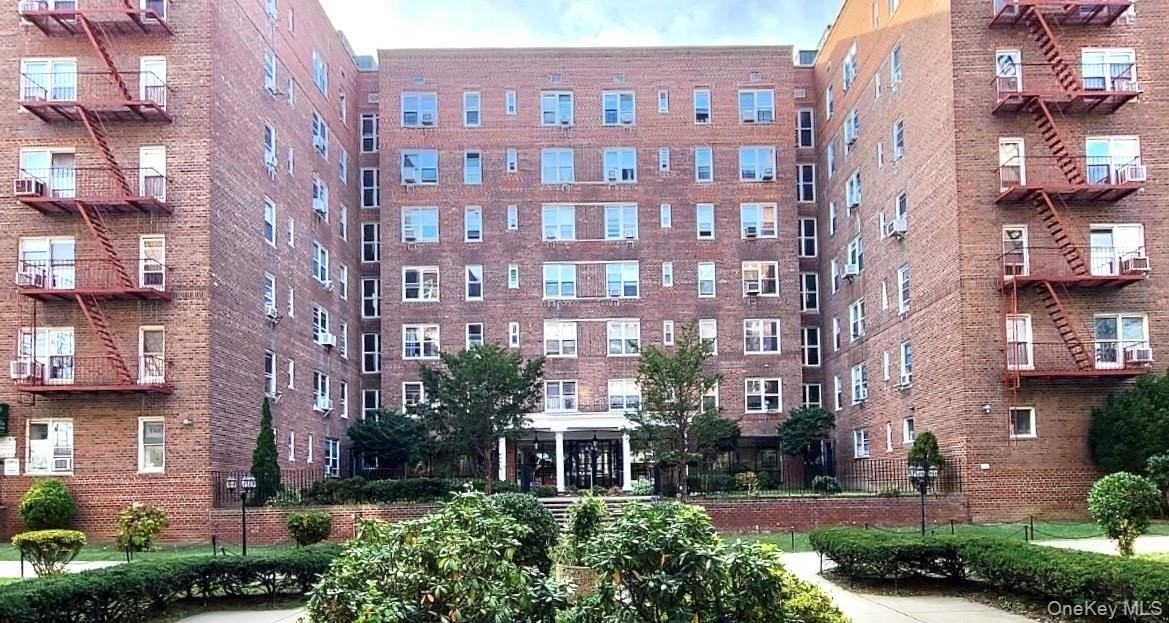 Listing photo 1 of 5