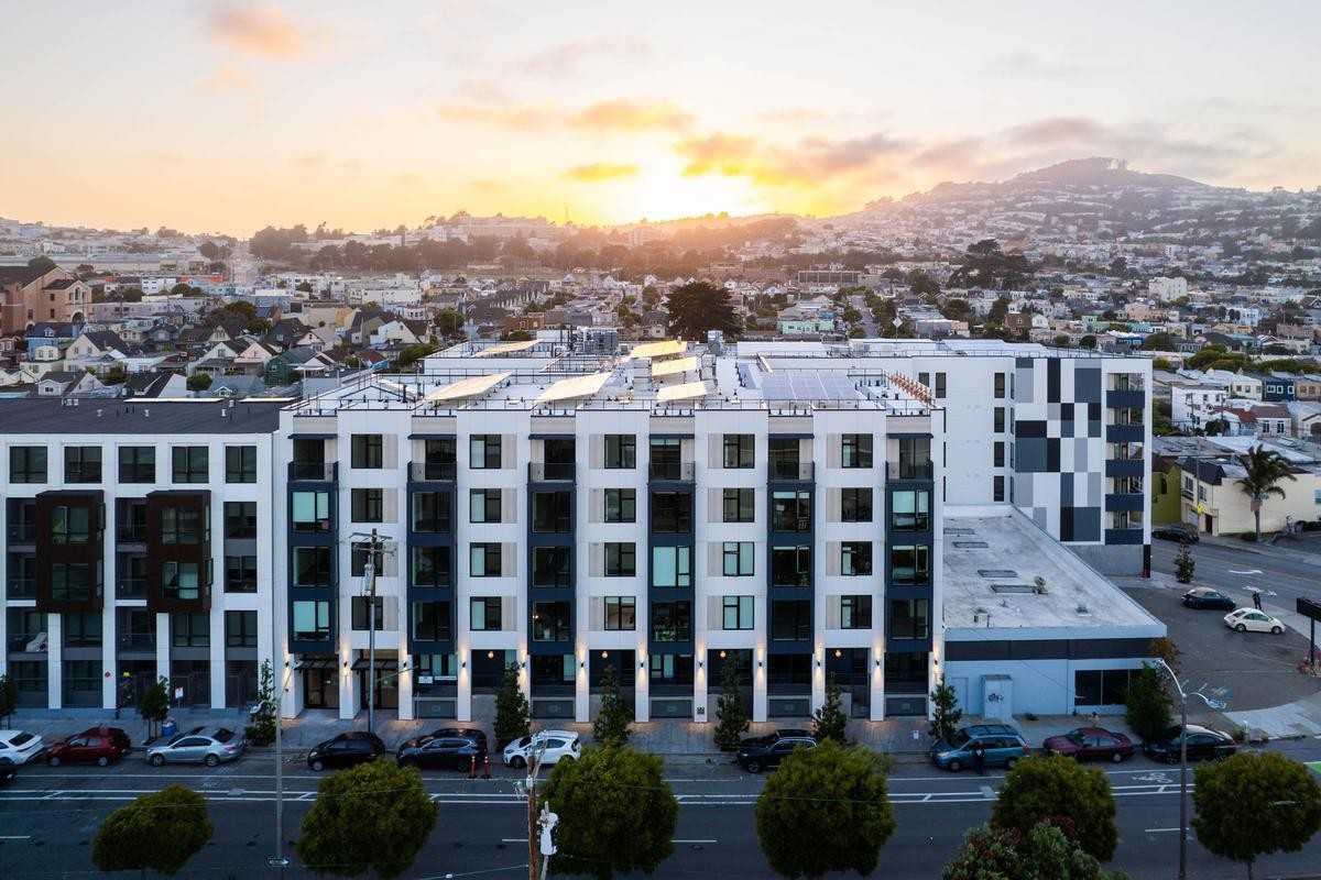 Listing photo 1 of 5