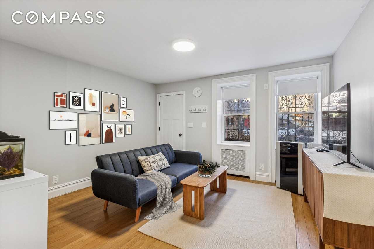 Listing photo 1 of 5