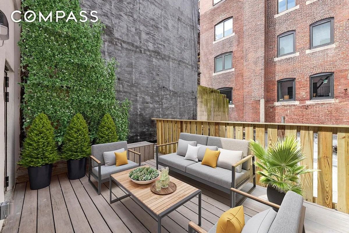 Listing photo 1 of 5