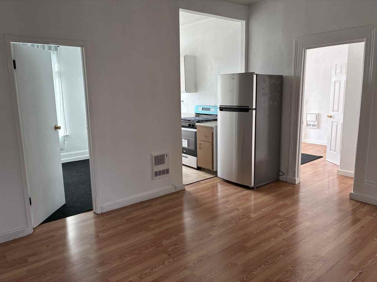 Listing photo 1 of 5