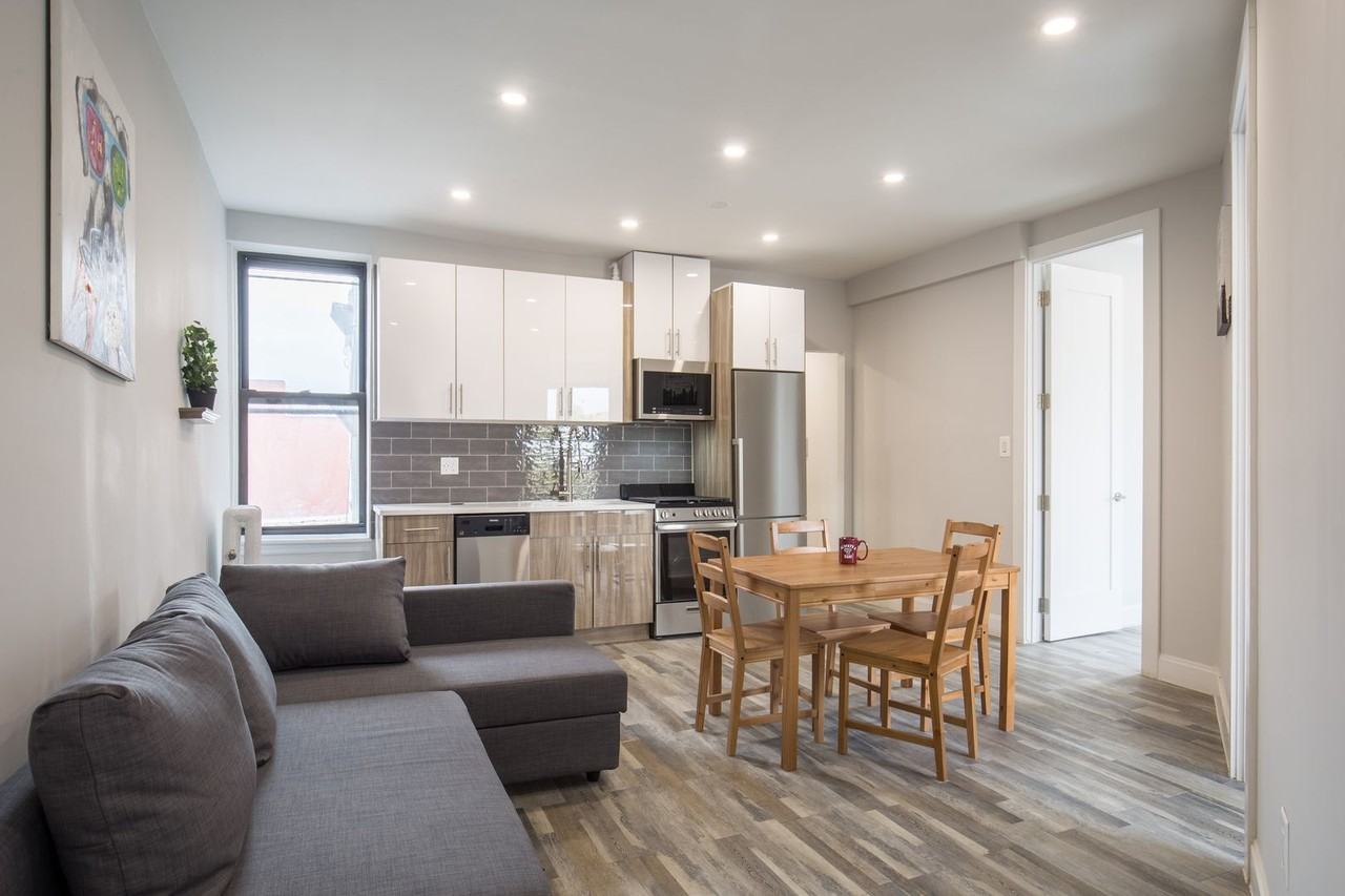 Listing photo 1 of 5