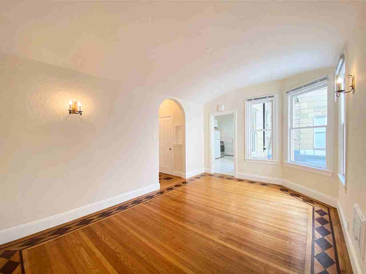 Listing photo 1 of 5