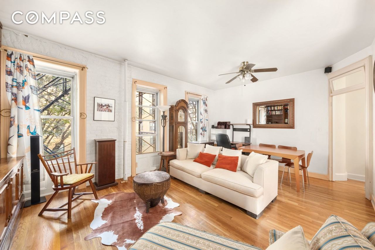 Listing photo 1 of 5