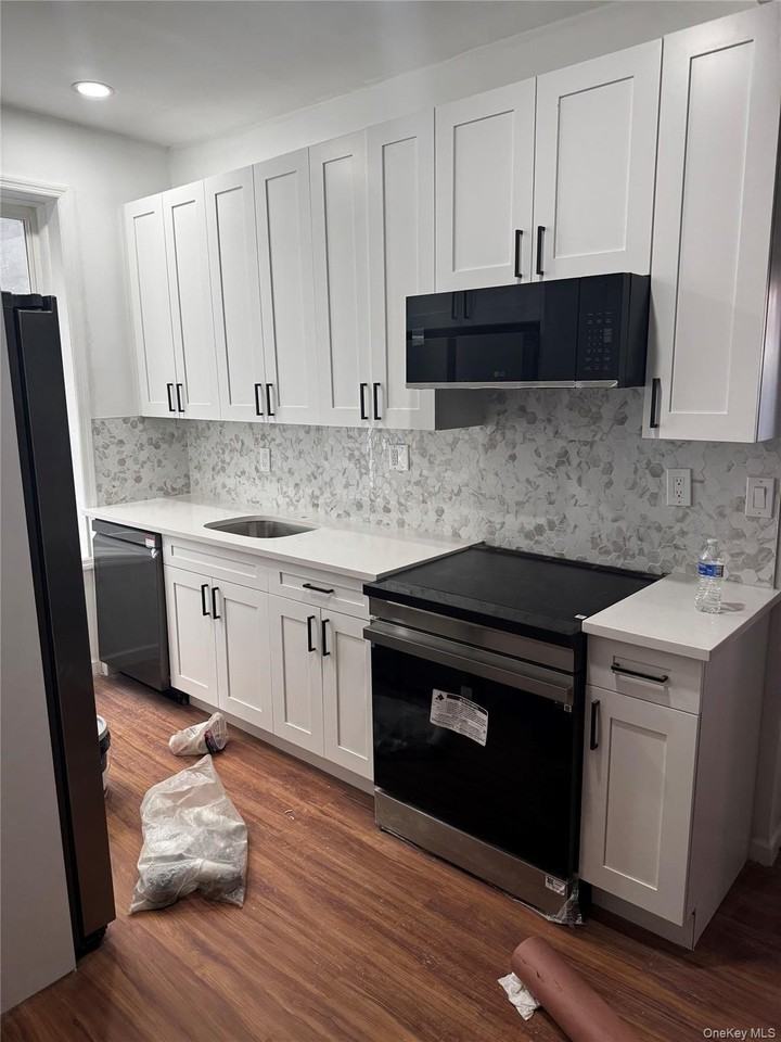 Listing photo 1 of 2