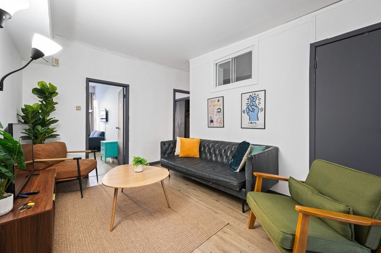 Listing photo 1 of 5