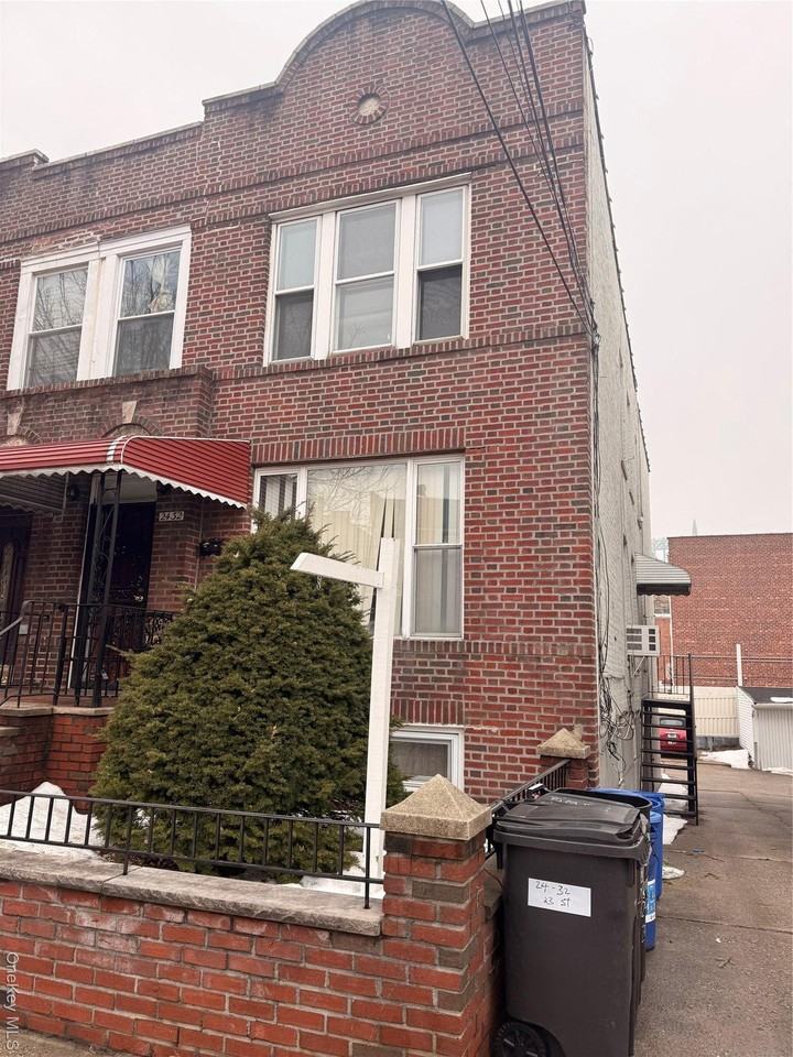 Listing photo 1 of 5