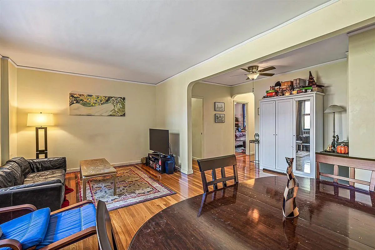 Listing photo 1 of 5