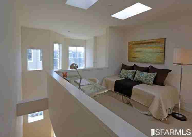 Listing photo 1 of 5