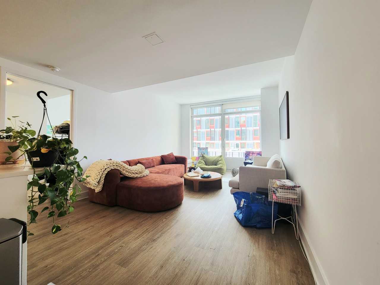 Listing photo 1 of 5