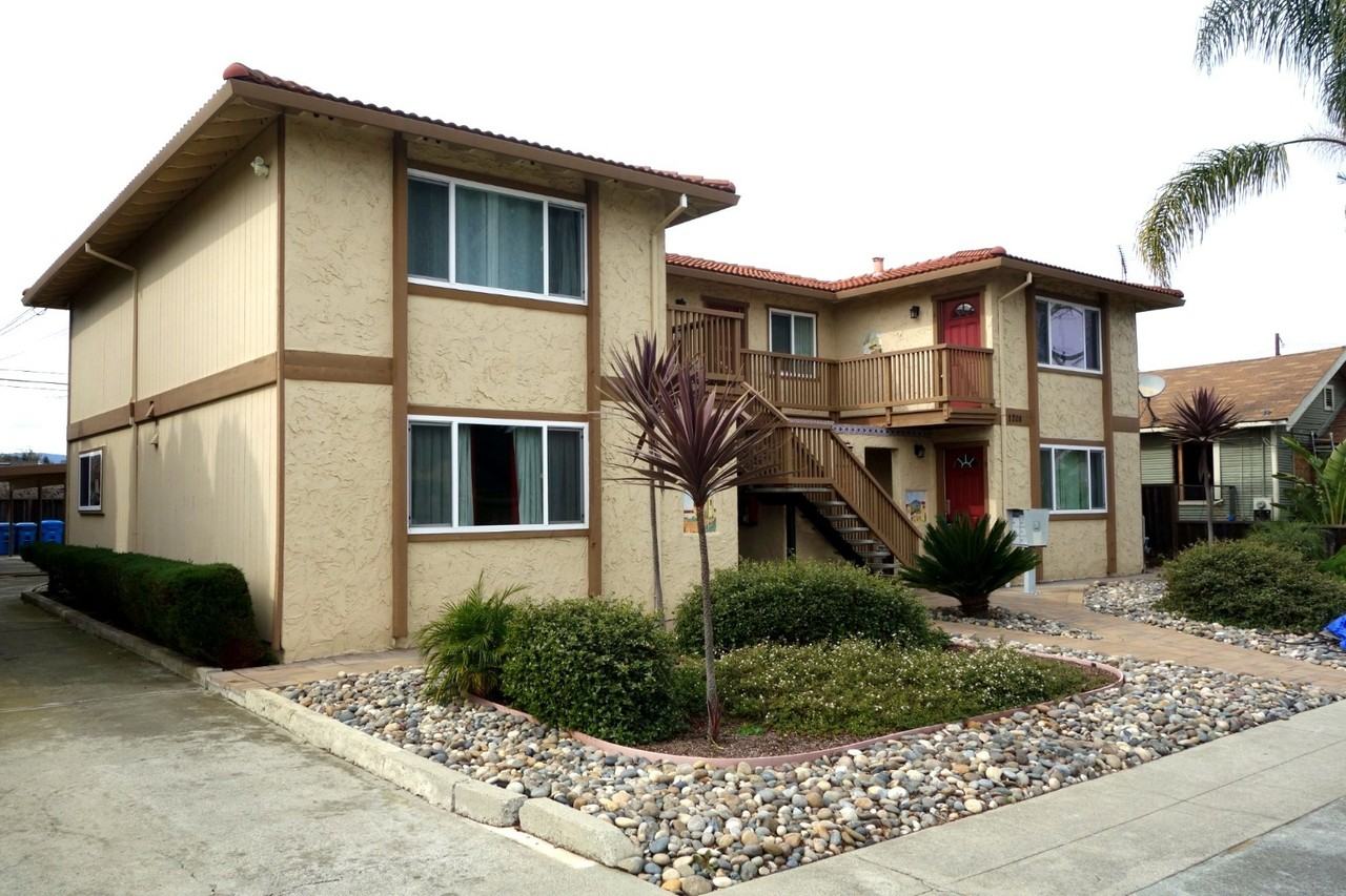 Listing photo 1 of 5