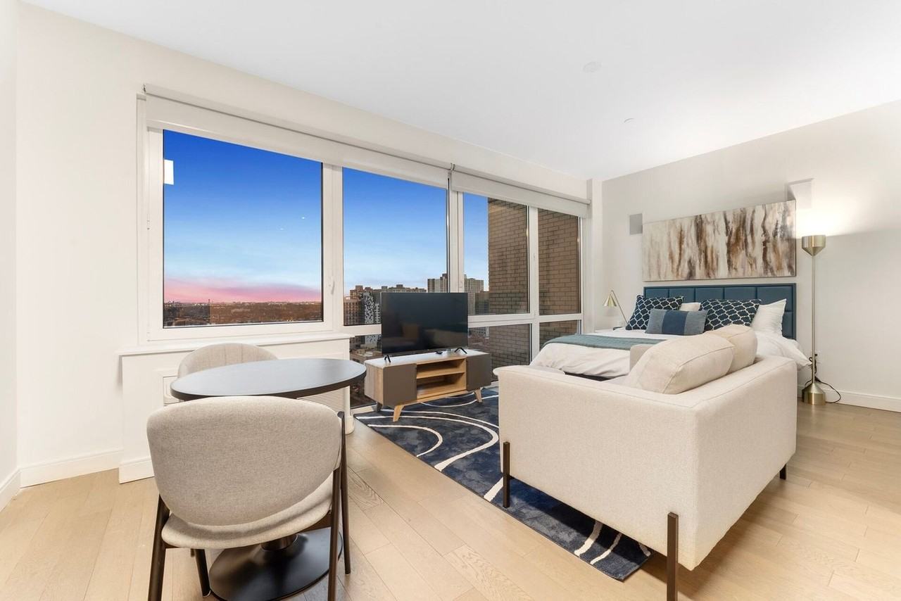 Listing photo 1 of 5