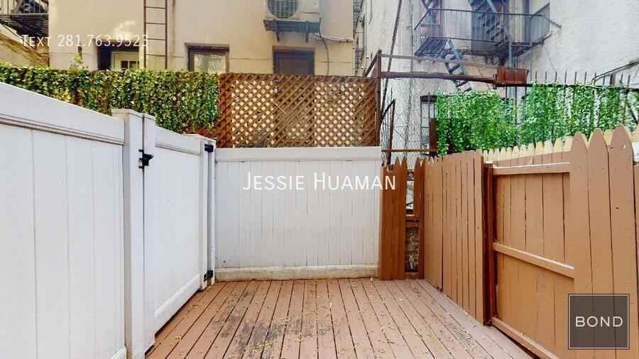 Listing photo 1 of 5