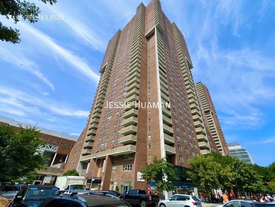 Listing photo 1 of 5