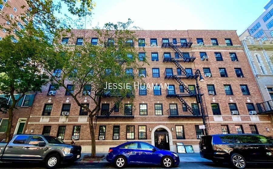 Listing photo 1 of 5