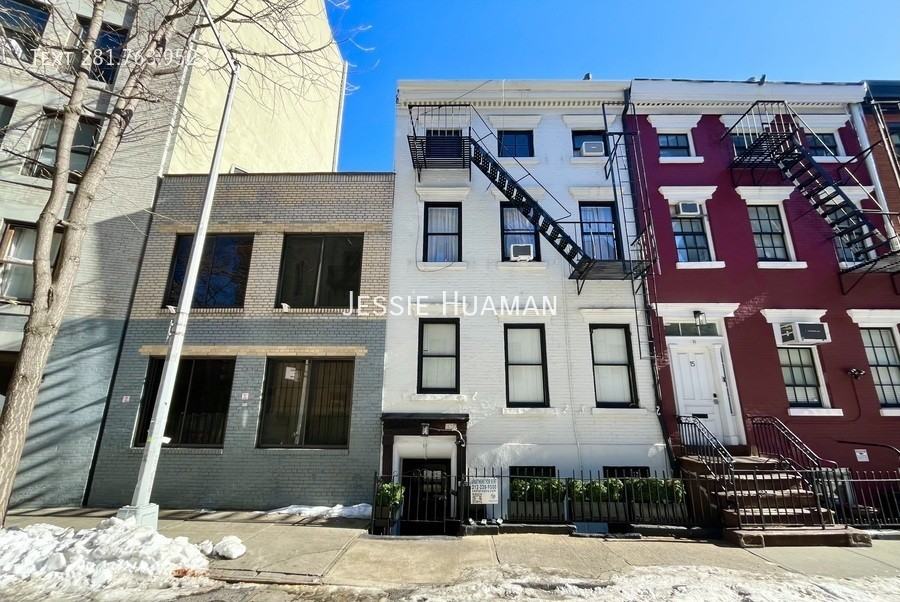 Listing photo 1 of 4