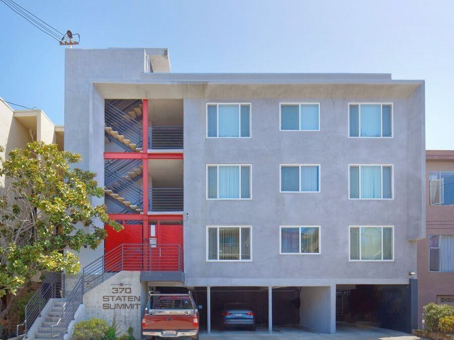 Listing photo 1 of 5