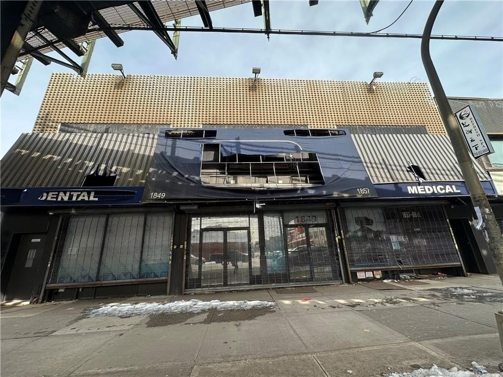 Listing photo 1 of 4