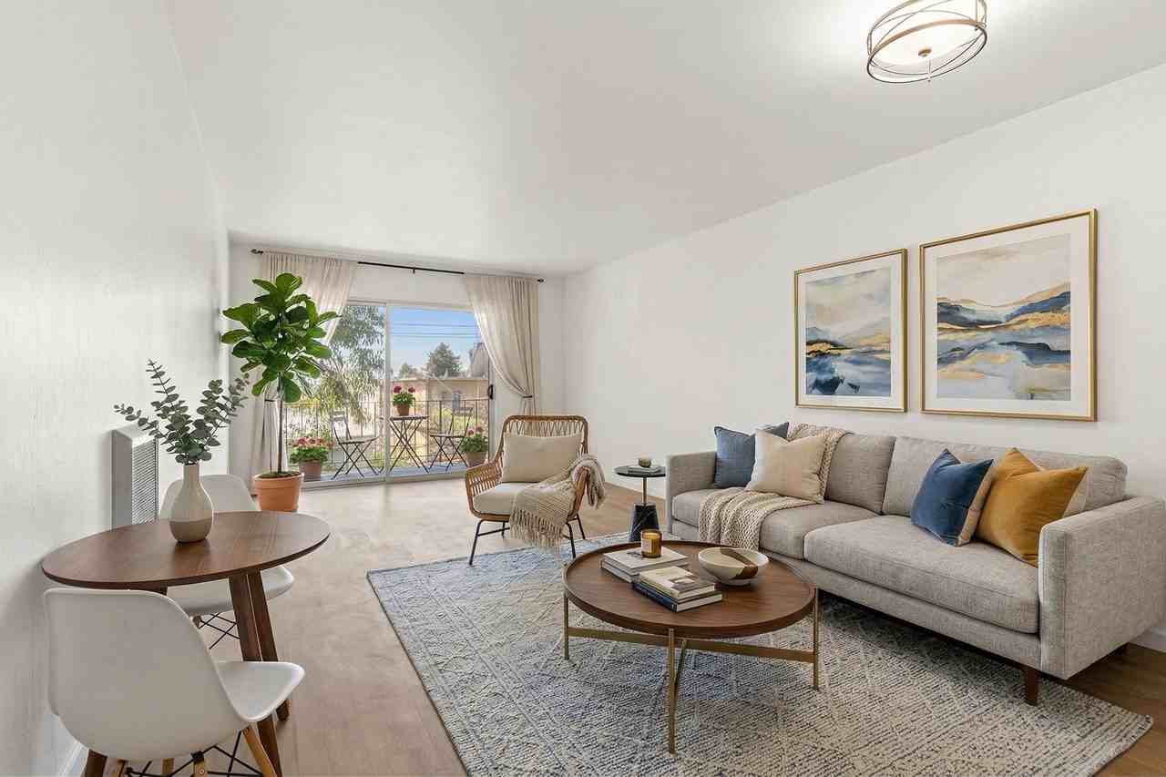 Listing photo 1 of 5