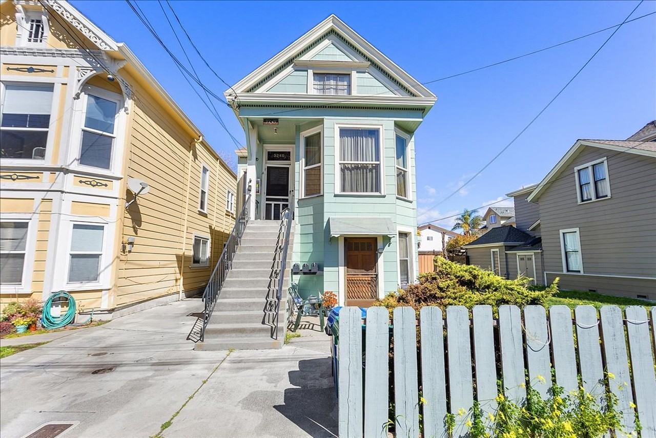 Listing photo 1 of 5