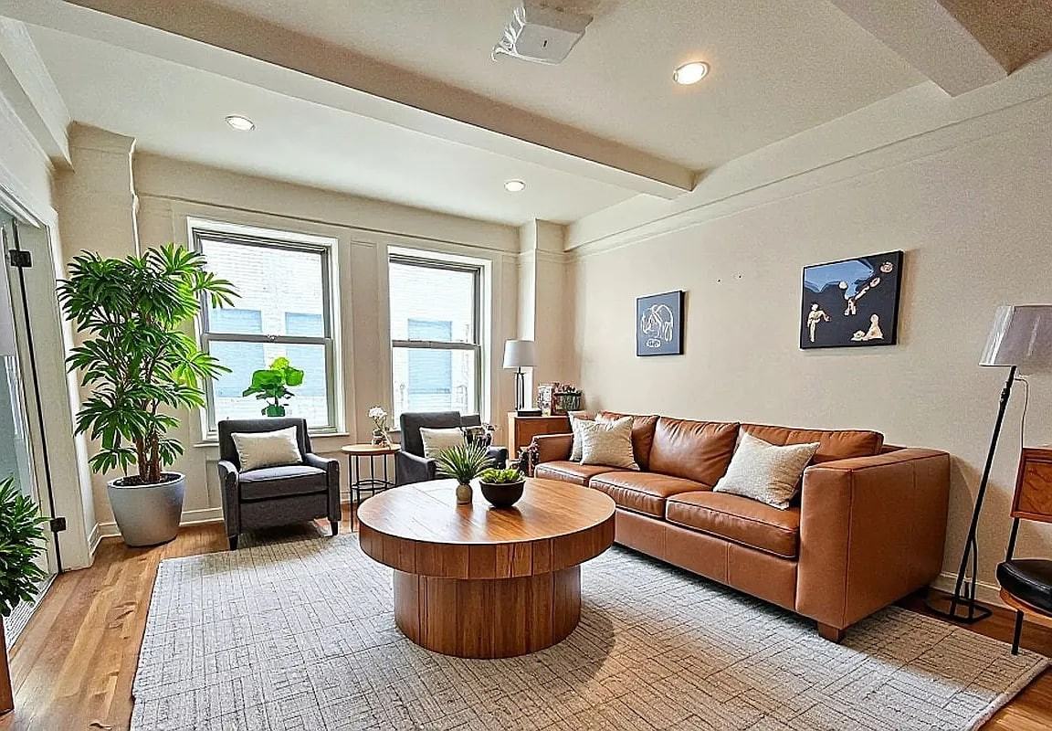 Listing photo 1 of 5