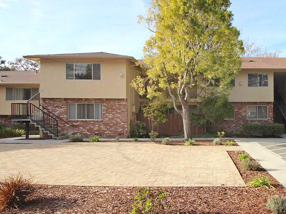 Listing photo 1 of 5