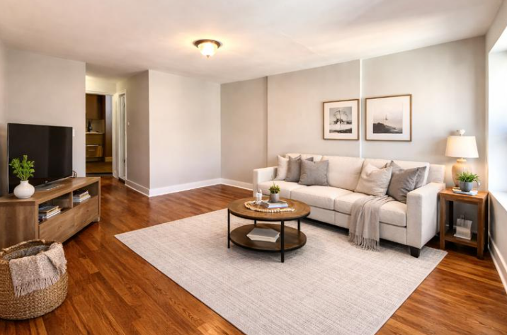 Listing photo 1 of 5