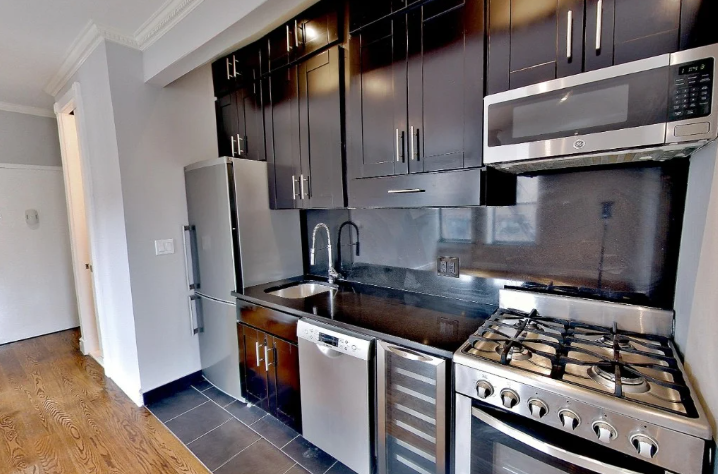 Listing photo 1 of 5