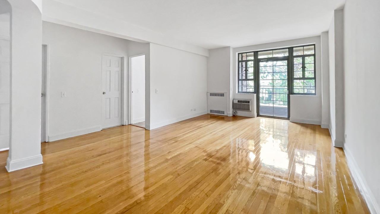 Listing photo 1 of 5