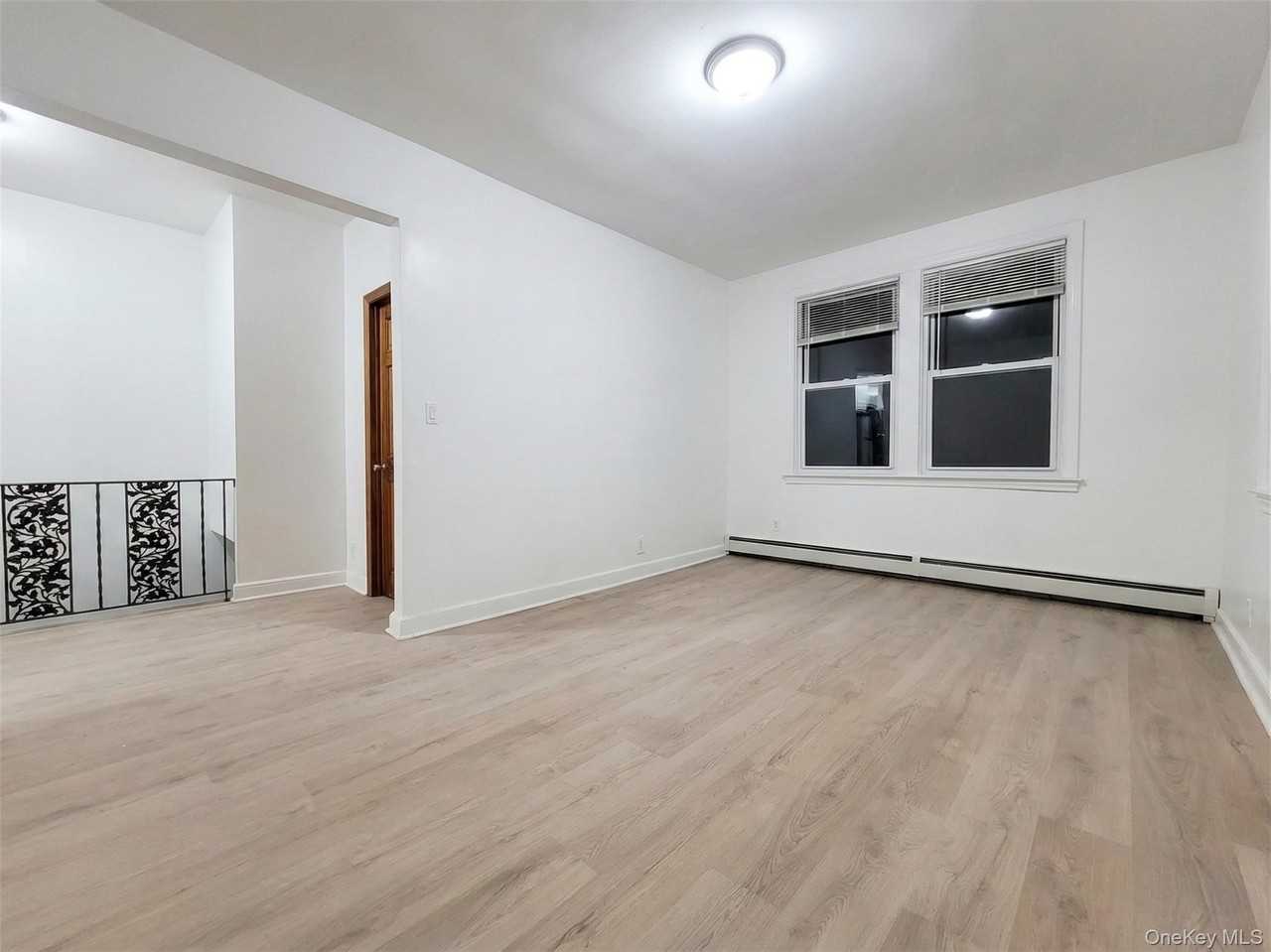 Listing photo 1 of 5