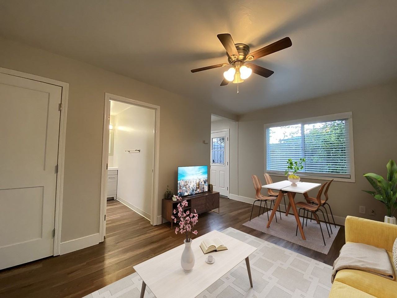 Listing photo 1 of 5