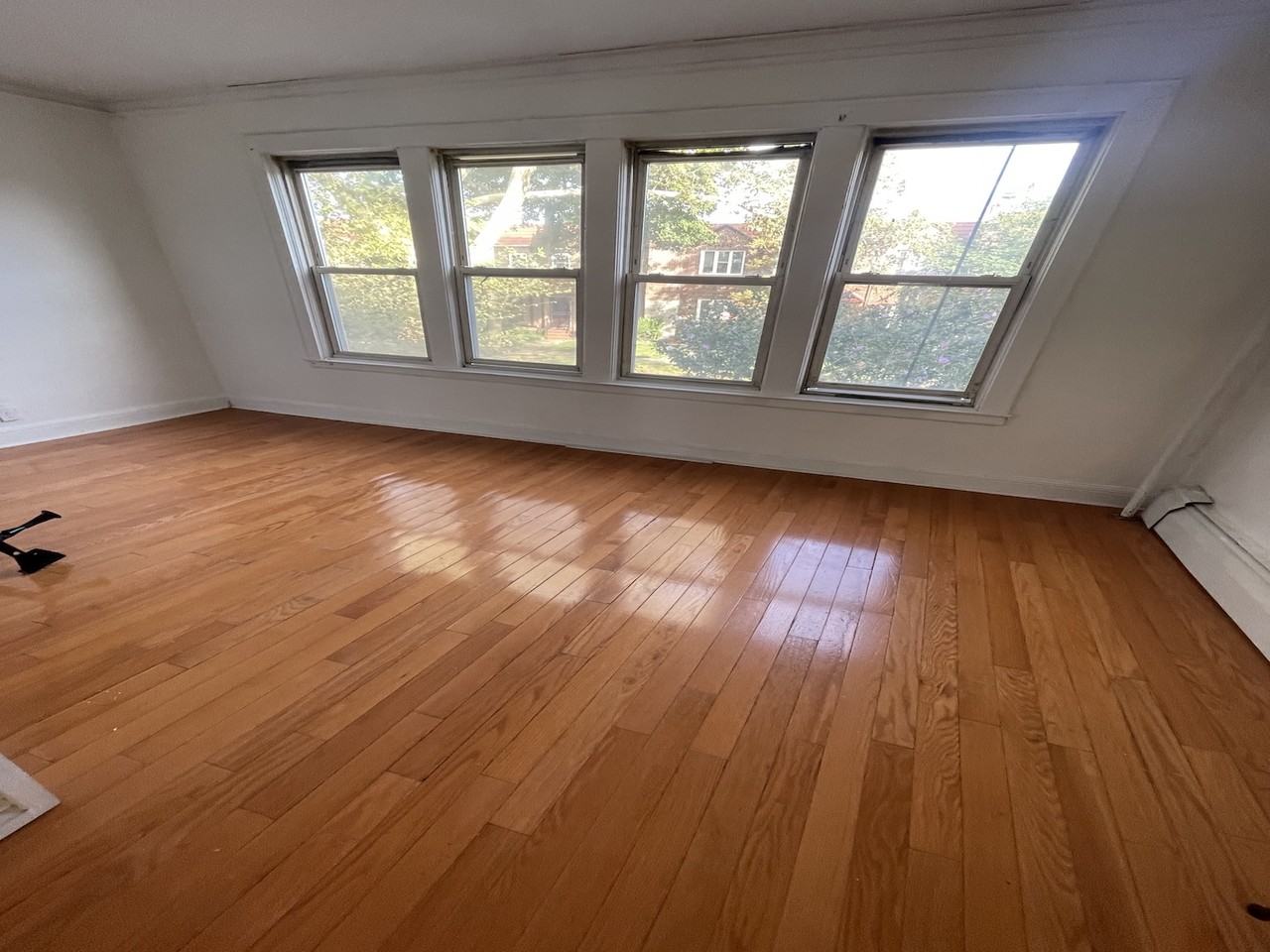 Listing photo 1 of 5