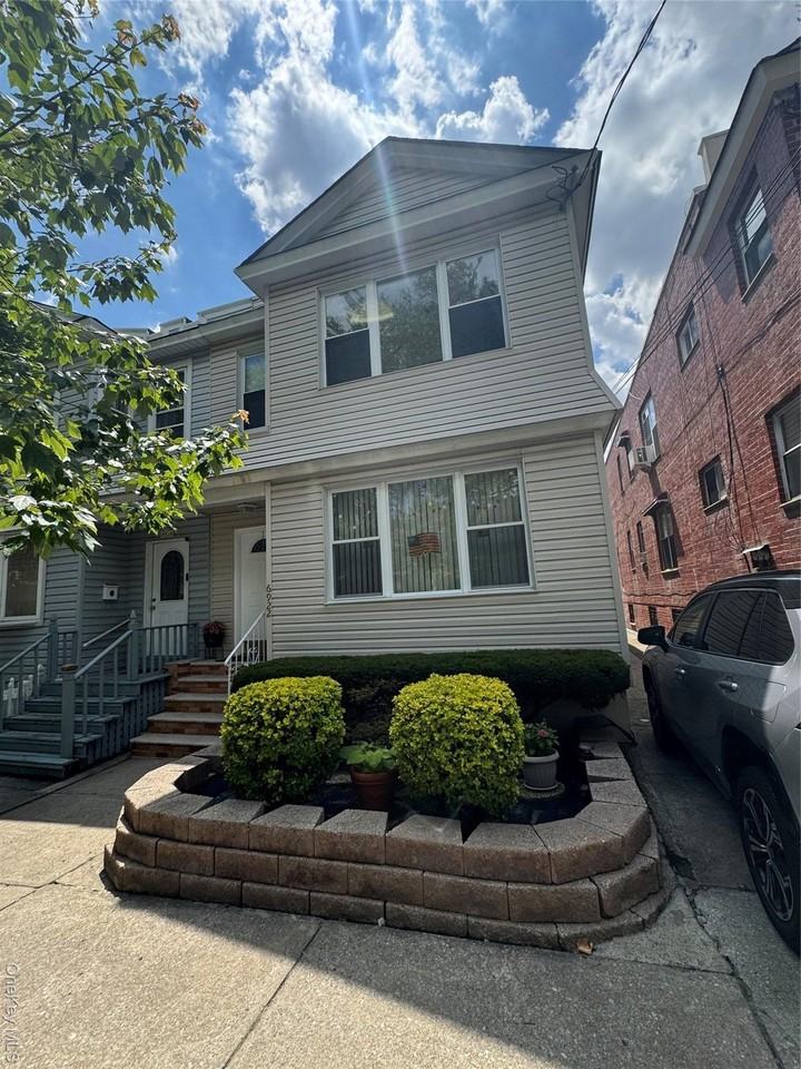 Listing photo 1 of 5