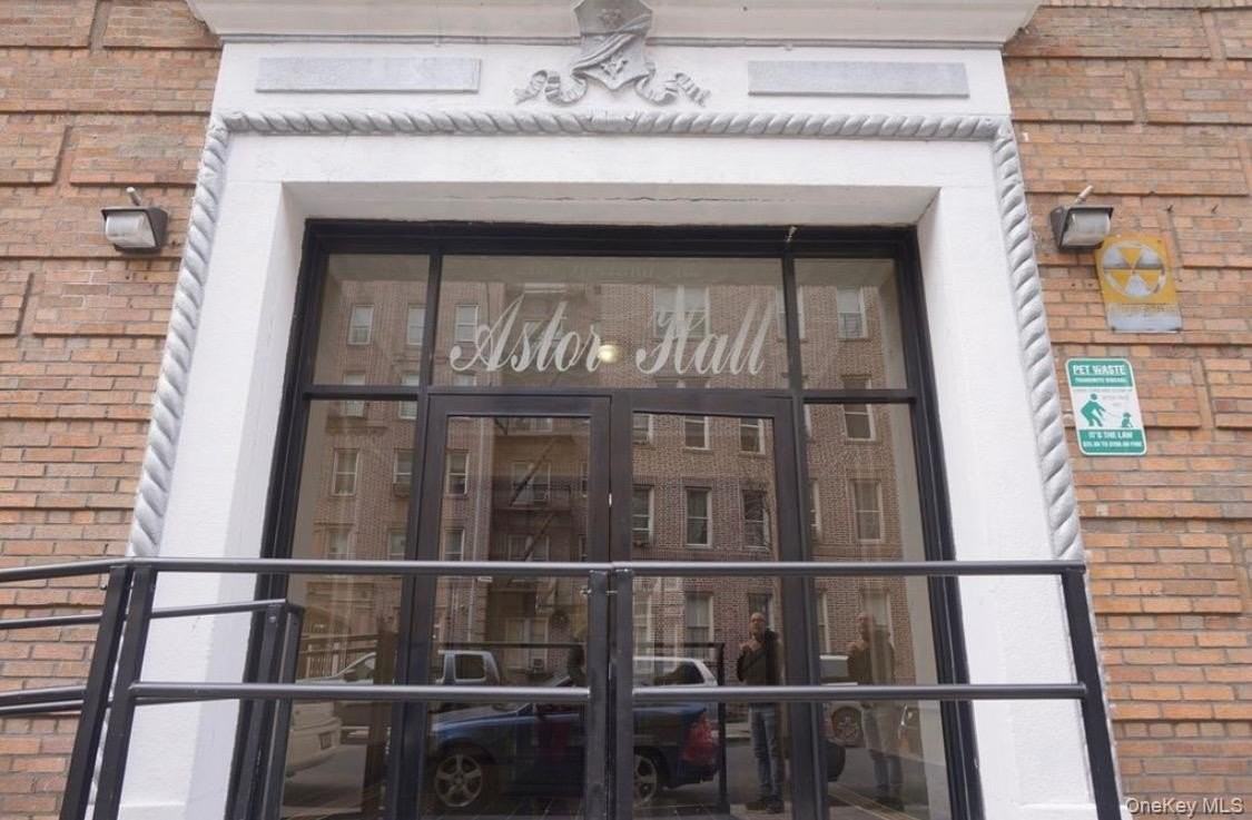 Listing photo 1 of 5