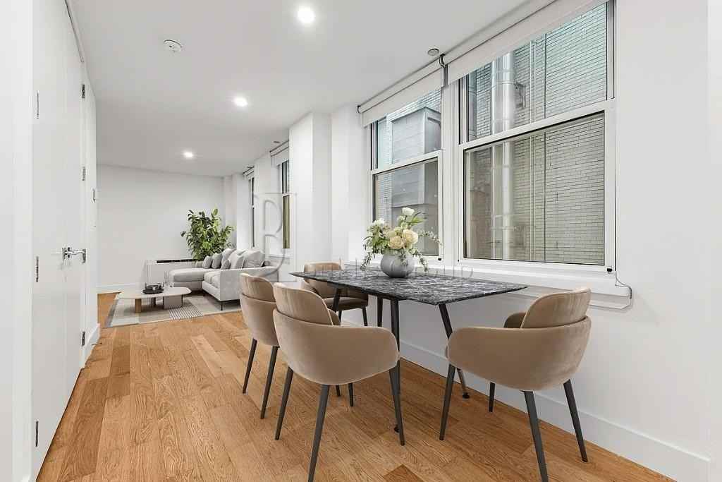 Listing photo 1 of 4