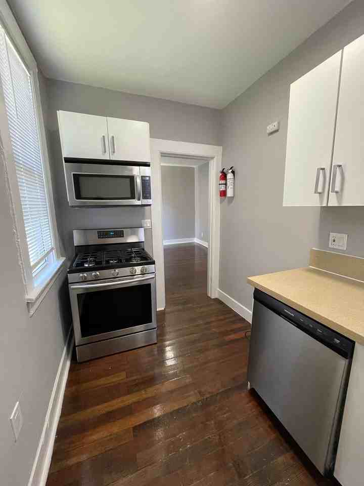 Listing photo 1 of 5