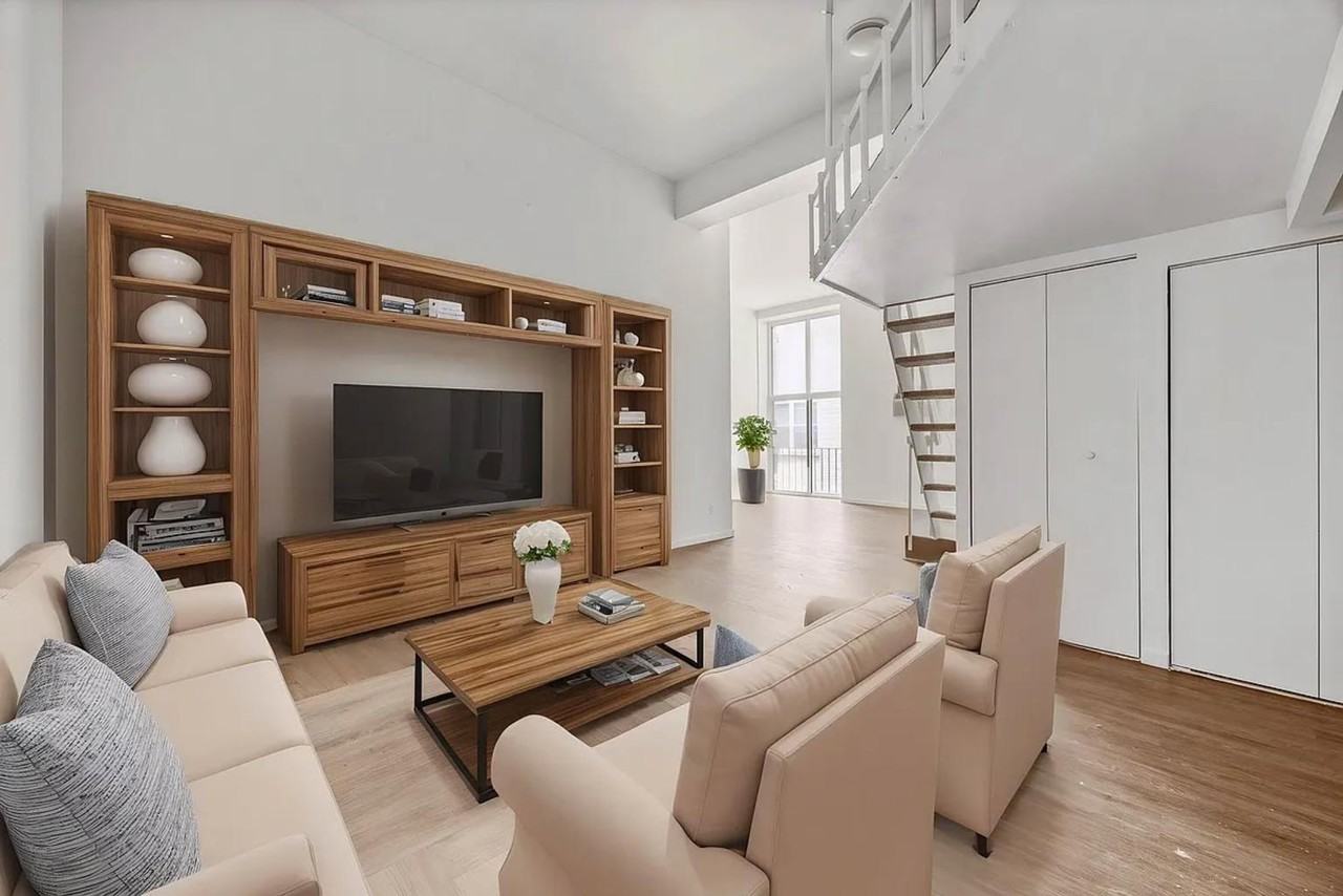 Listing photo 1 of 5