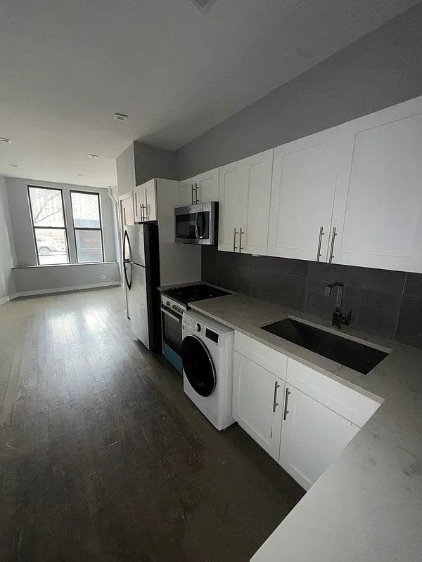 Listing photo 1 of 5