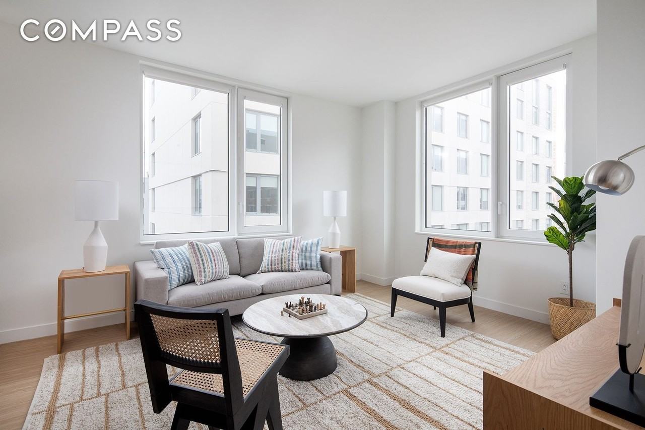 Listing photo 1 of 5