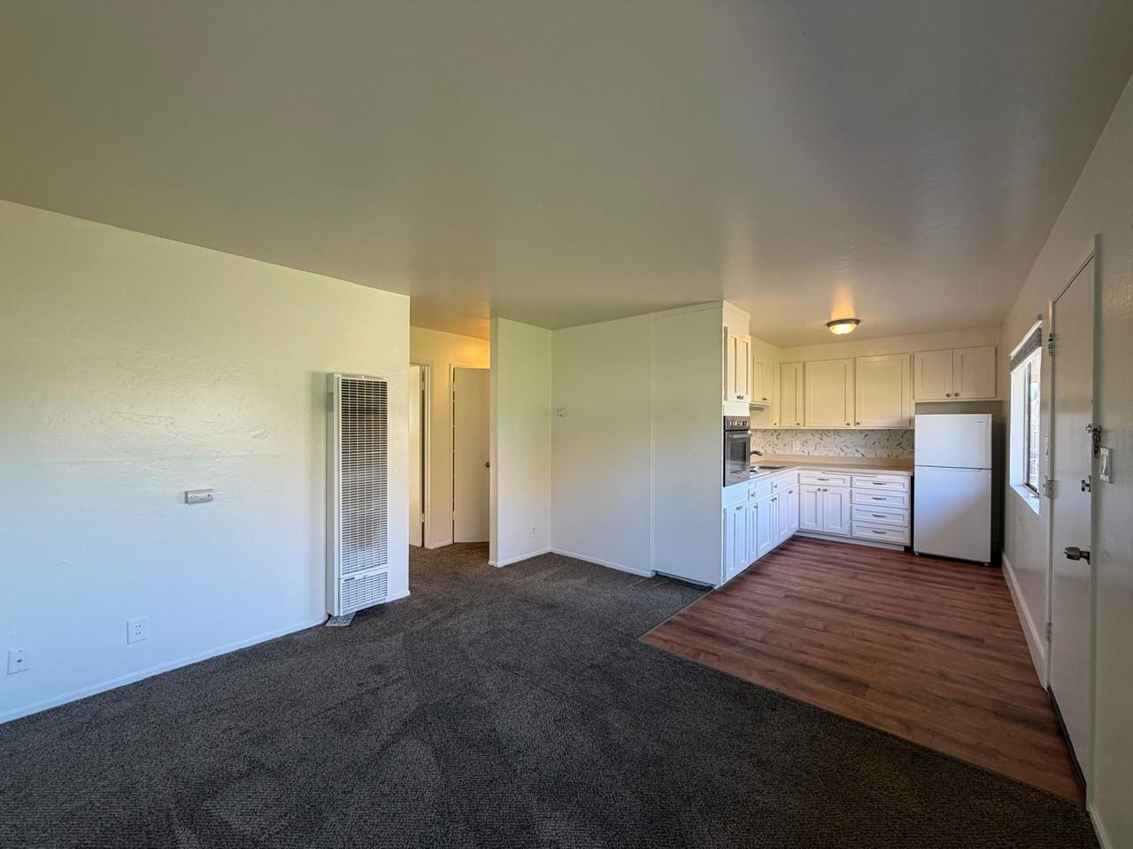 Listing photo 1 of 5