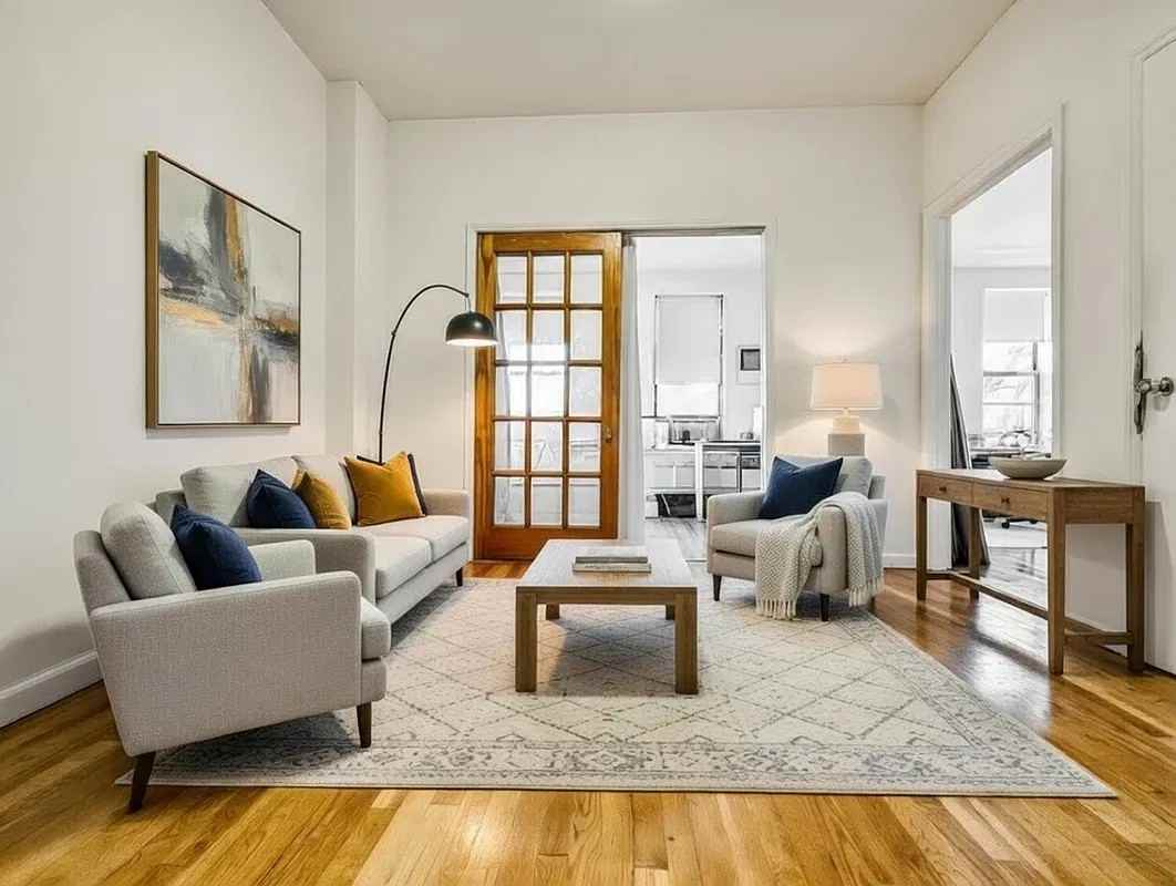 Listing photo 1 of 5