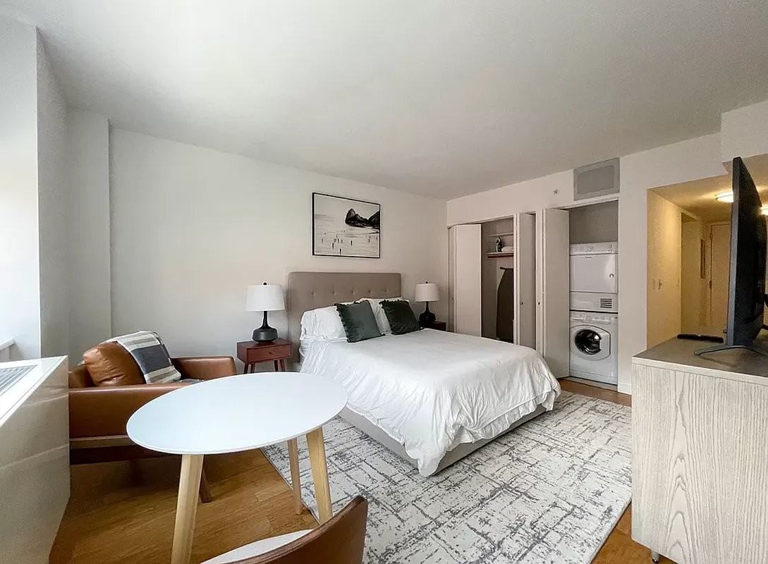 Listing photo 1 of 5