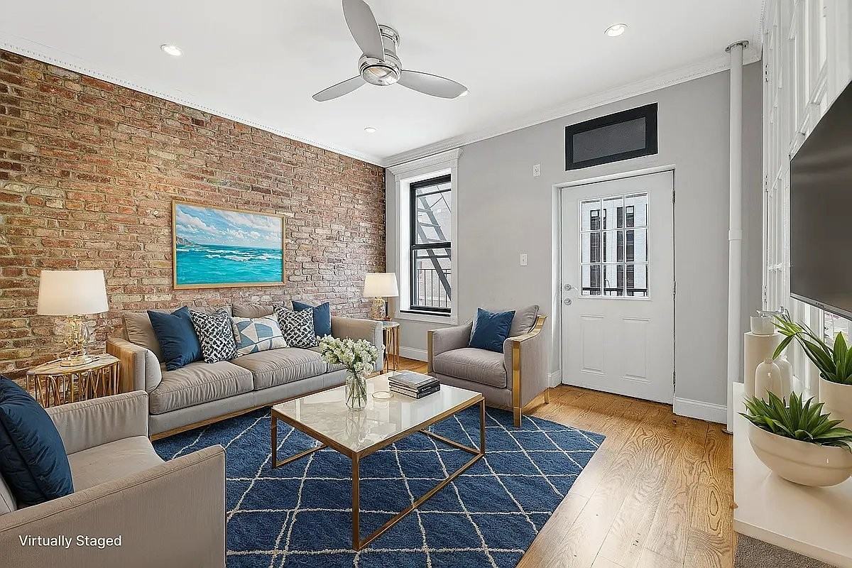 Listing photo 1 of 5